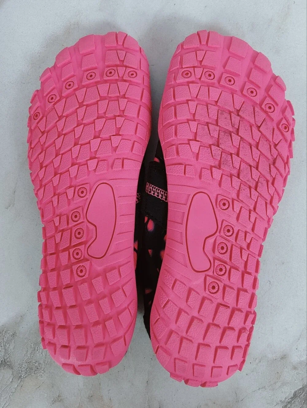 UBFEN Kids' Girls' Water Shoes Aqua Socks, Sz 6